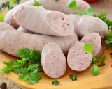 Pyszna biała kiełbasa, idealna do pieczenia. Ten przepis na białą kiełbasę zachwyci każdego.